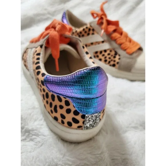 Iridescent leopard kicks - Picture 1 of 3